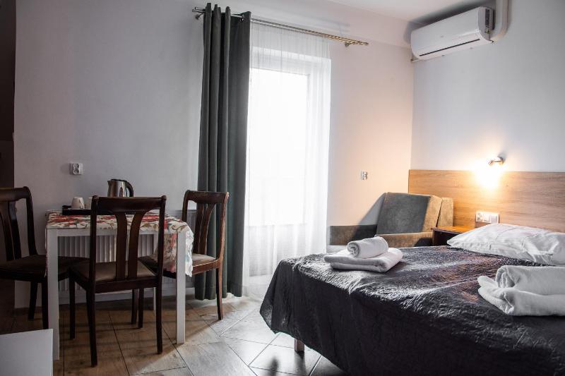 Quadruple Room with Private Bathroom image 4