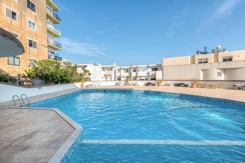 Pool Apartment - image 1