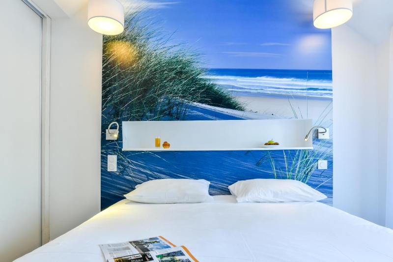 Superior Double or Twin Room with Terrace image 2