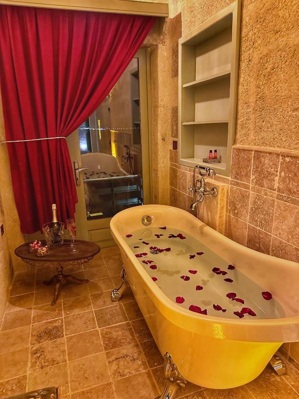 Pasha Stone Suite image 4