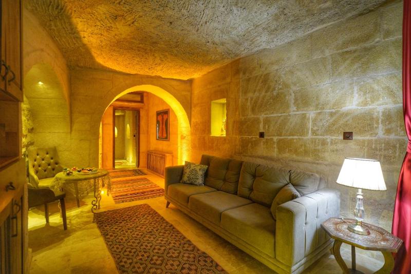 Sultan Cave Suite image 1