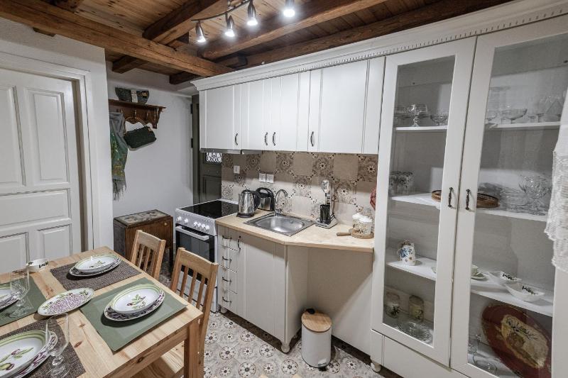 Cicones Boutique Apartments - image 5