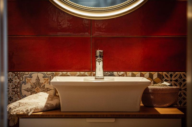 Cicones Boutique Apartments - image 34