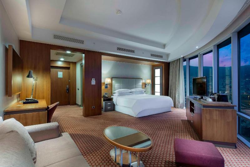 Deluxe Corner Room image 1