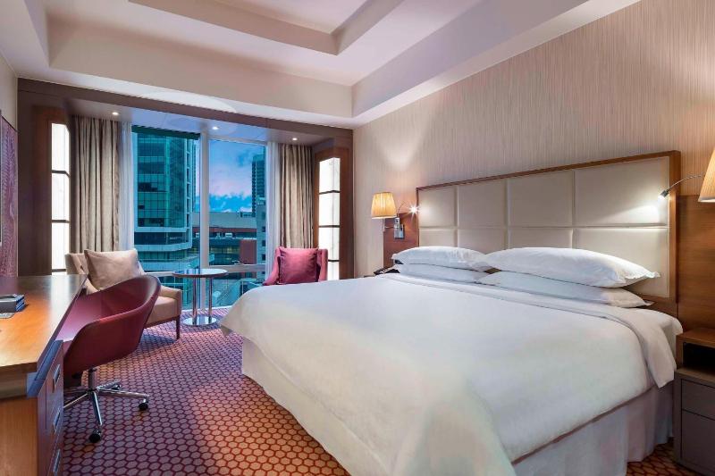 Classic King Room image 3