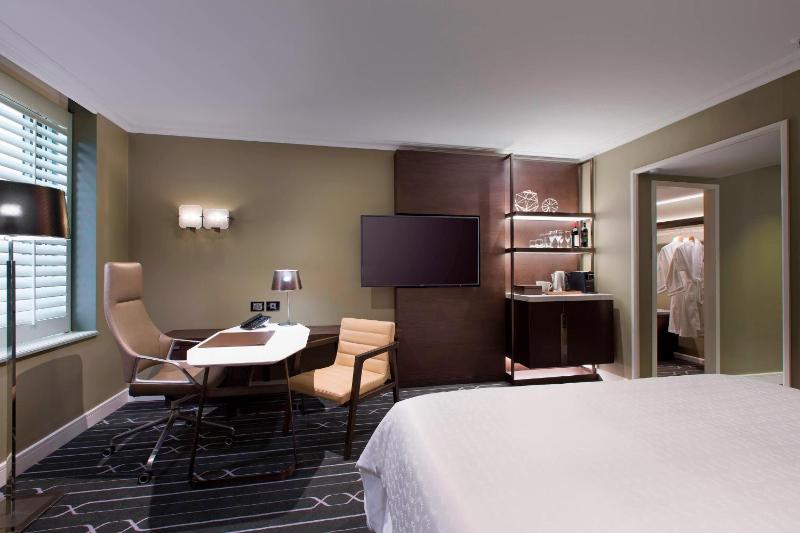 King Room - City Side image 3