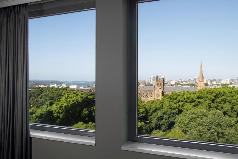 King Room with Hyde Park View image 4