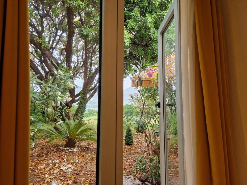 Studio Apartment with Garden View image 4