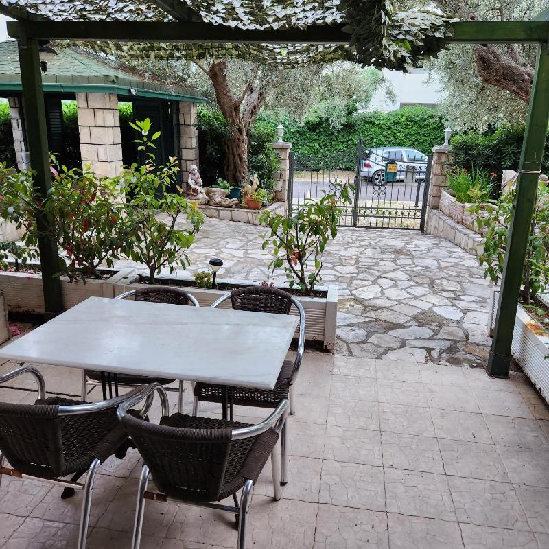 One-Bedroom Apartment - Ground Floor image 1