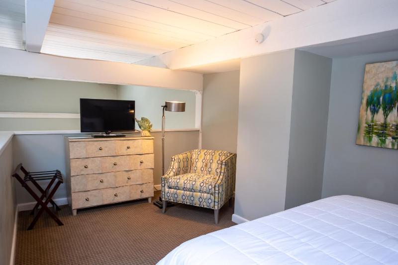 Olde Harbour Inn - image 50