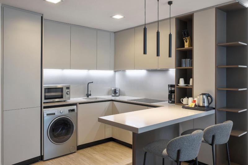 Deluxe Studio with 2 Twin/Single Bed(s), City view