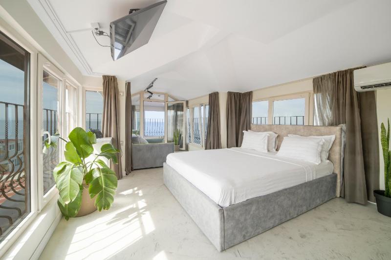 Junior Suite with Panoramic Sea View image 4