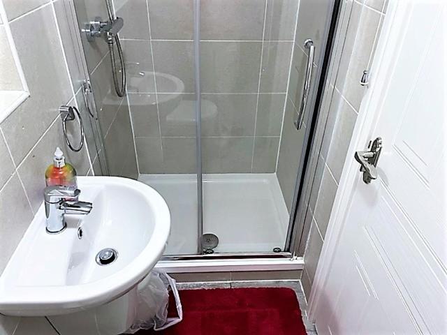 Double Room with Garden View image 4