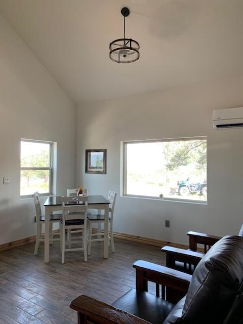 One-Bedroom House image 4