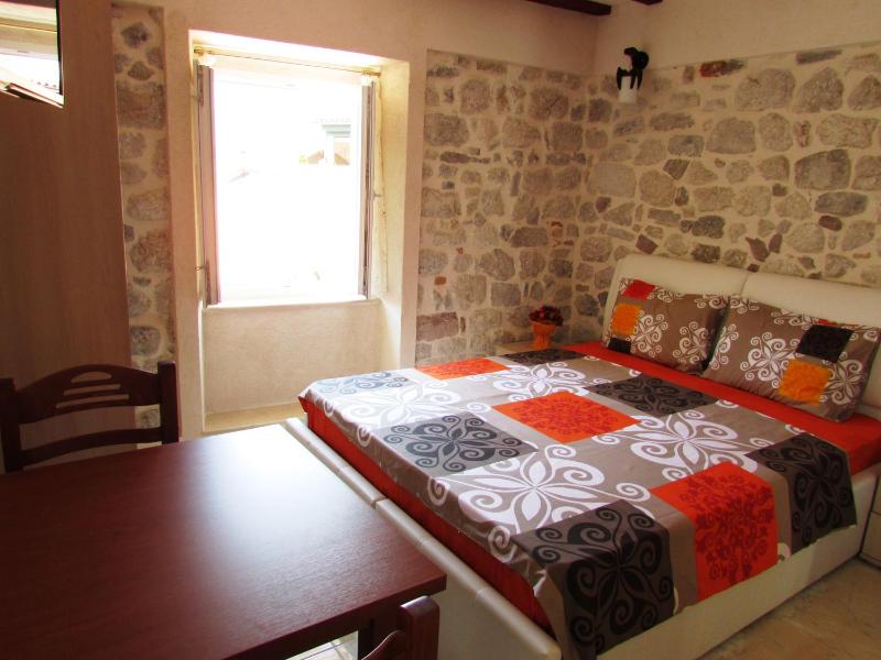 Studio with Sofa Bed and Sea View image 4