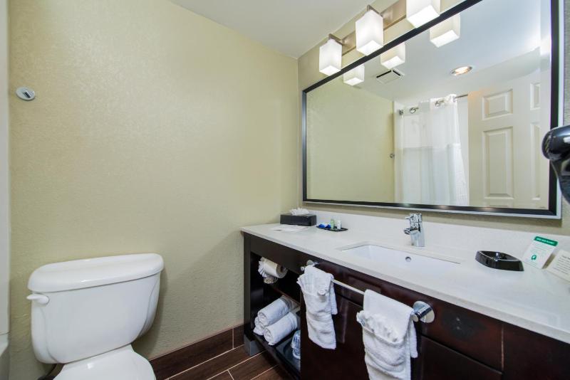 Double Room with Two Double Beds - Non-Smoking image 3