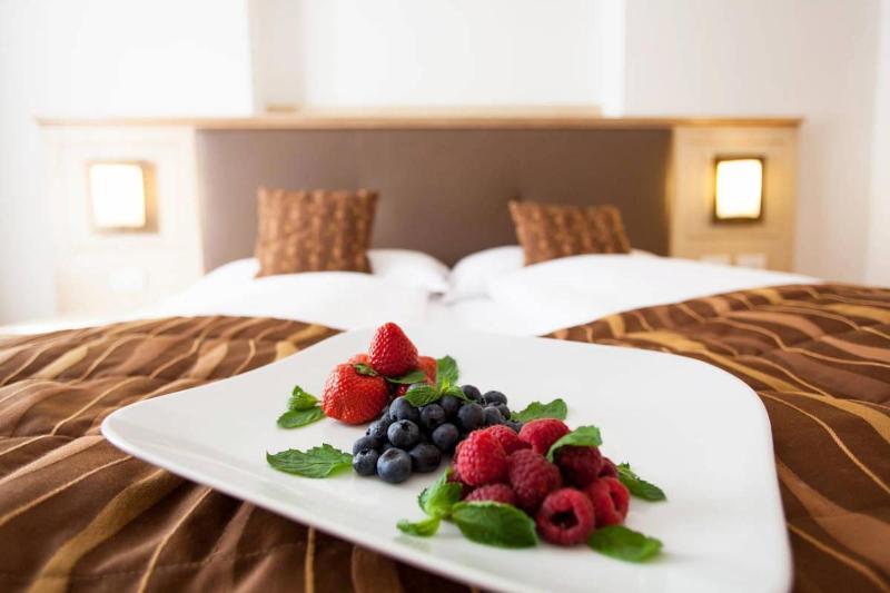 Standard Suite image 4