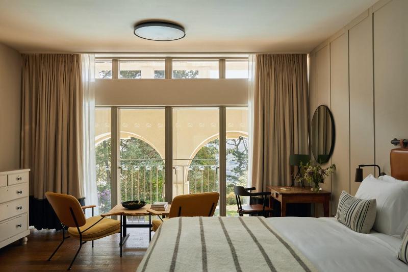 Deluxe Double or Twin Room with Pool View image 1