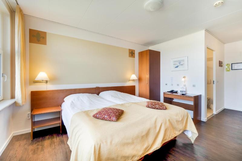 Double or Twin Room with Fjord View image 1