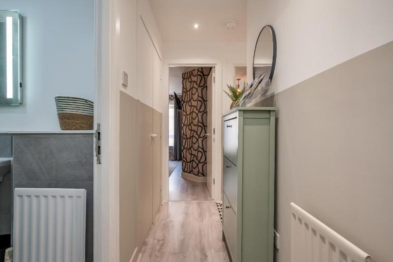 Deluxe Two-Bedroom Apartment with Garden View image 4