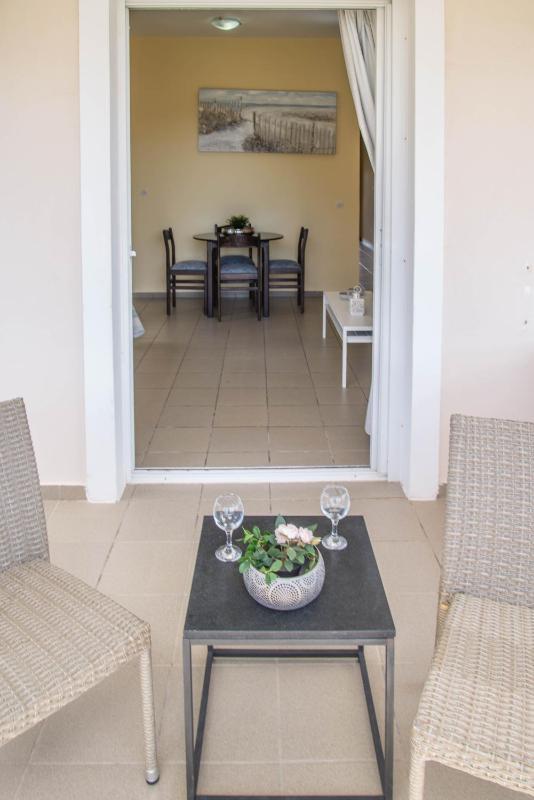 Deluxe Suite with Sea View image 3