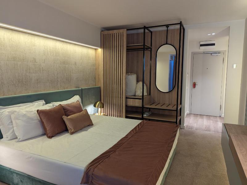 Standard Double Room image 4