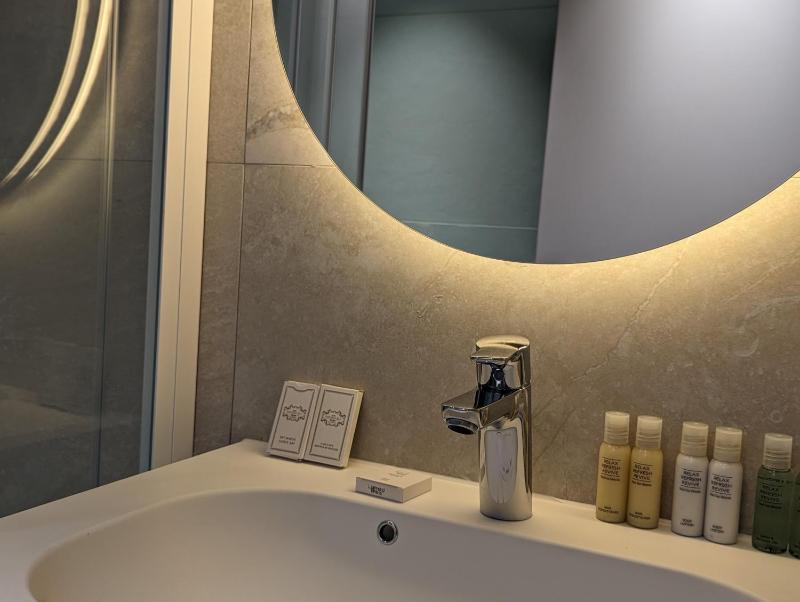 Single Room with Garden View image 1