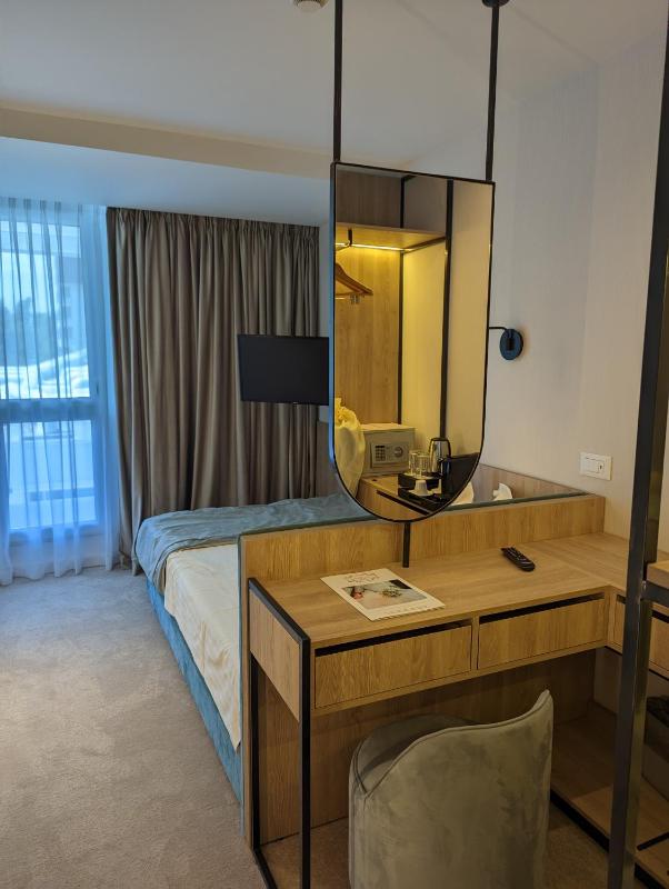 Single Room with Garden View image 3