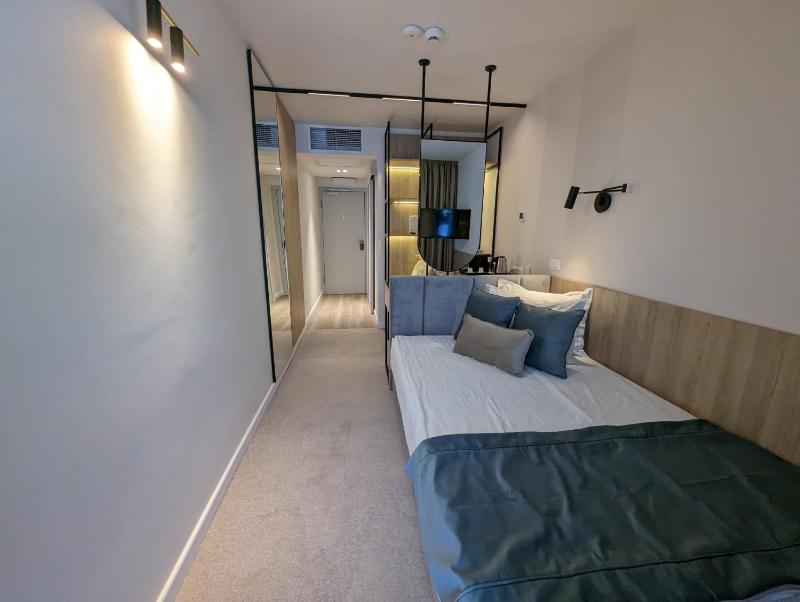 Single Room with Garden View image 4