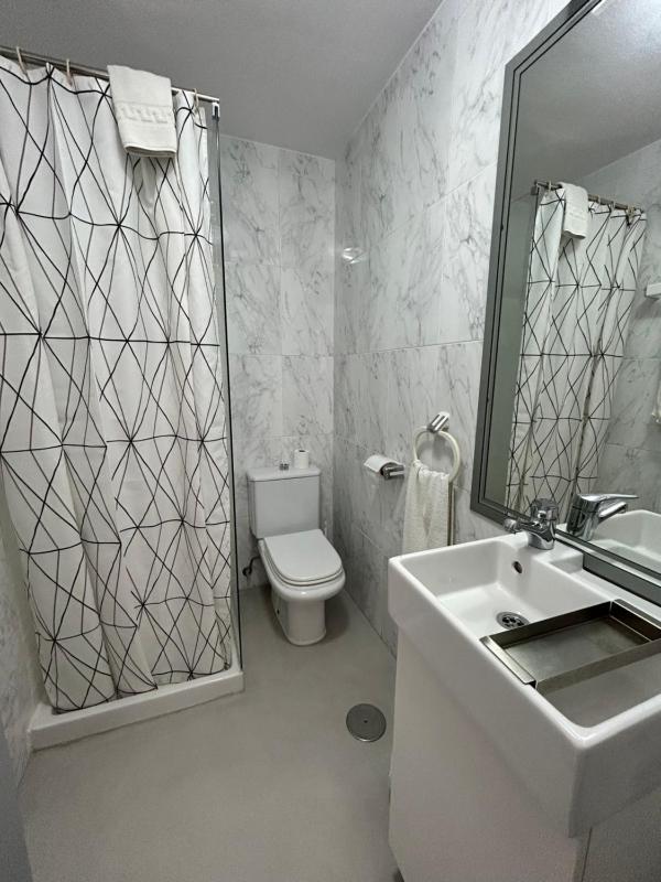 Single  Interior Room image 3