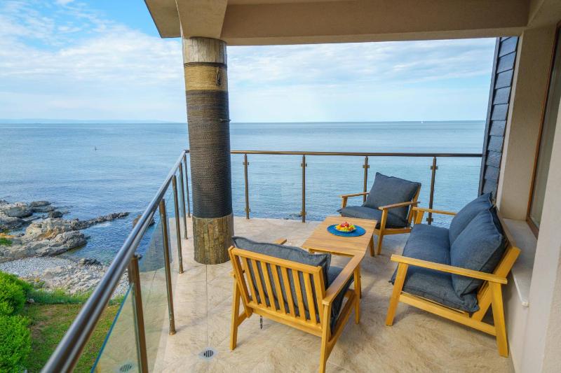 DOLPHIN BAY BOUTIQUE COMPLEX Sozopol - image 13