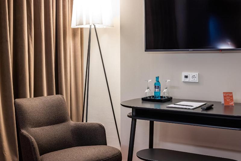 Superior Double Room image 3