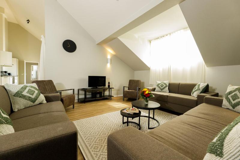Five-Bedroom Apartment image 1
