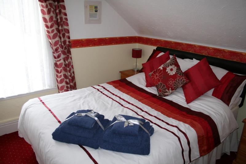 Small Double Room image 2