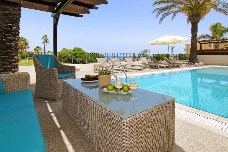Villa Oceania - Beachfront - image 6