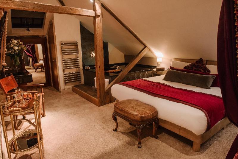 Executive Double Hall Room image 3