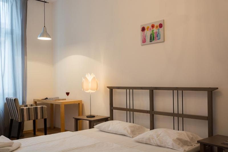 Studio Apartment image 1