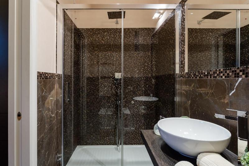 Casa Vera exquisite 2 bedrooms 2 baths apartment with garden A/C close to Parking - image 16