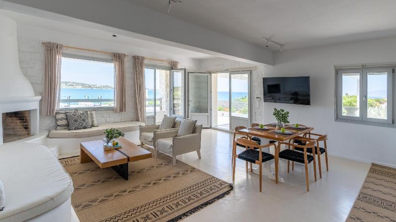 Executive Villa with Sea View image 1