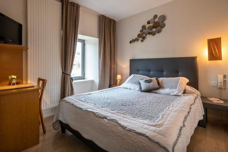 Double Room image 3