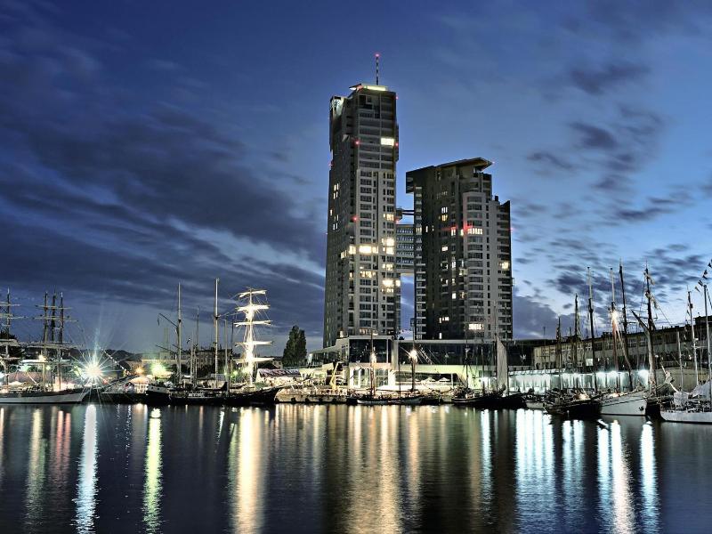 Sea Towers Apartamenty - image 23