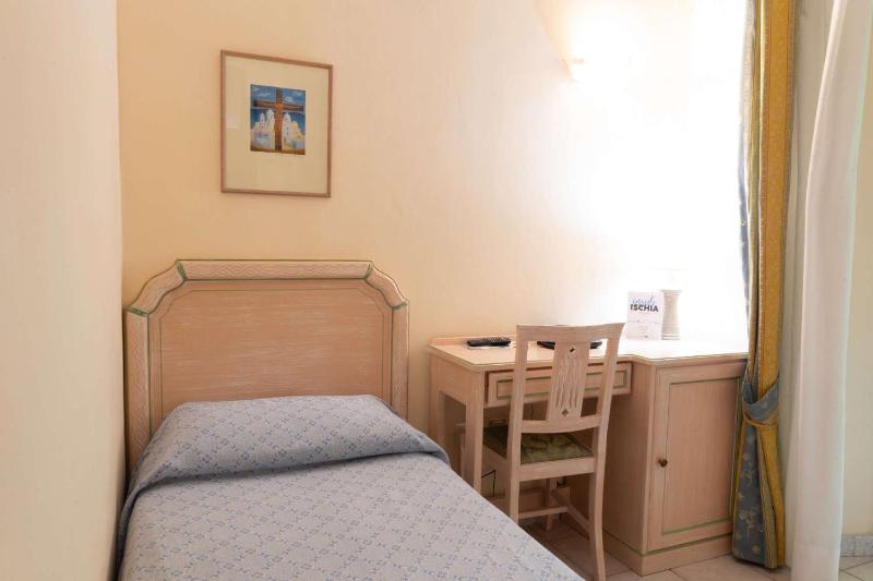 Standard Single Room image 1