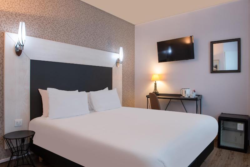 Superior Double Room image 3