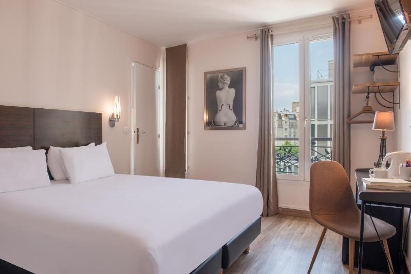 Deluxe Double Room image 1