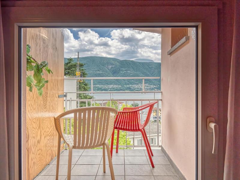 Triple Room with Lake View image 4