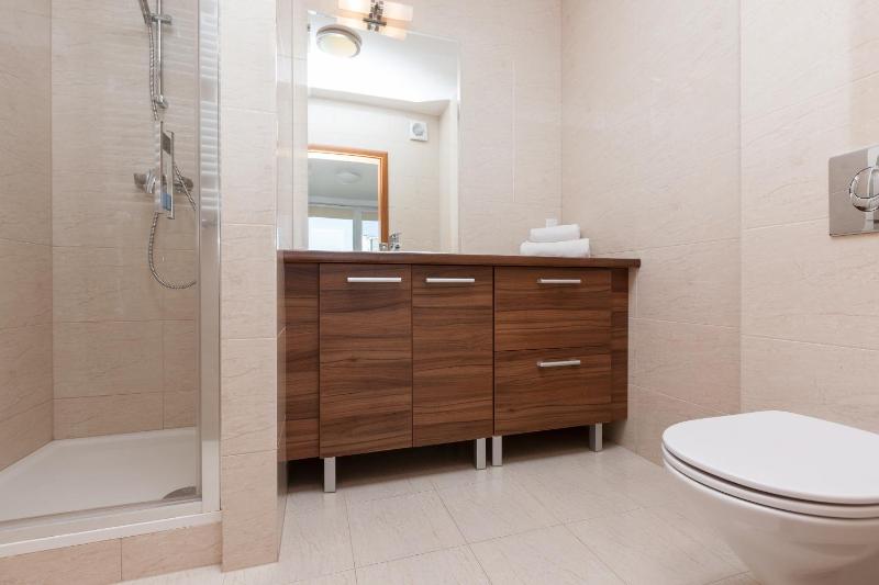 Two-Bedroom Apartment (4-6 Adults) image 2