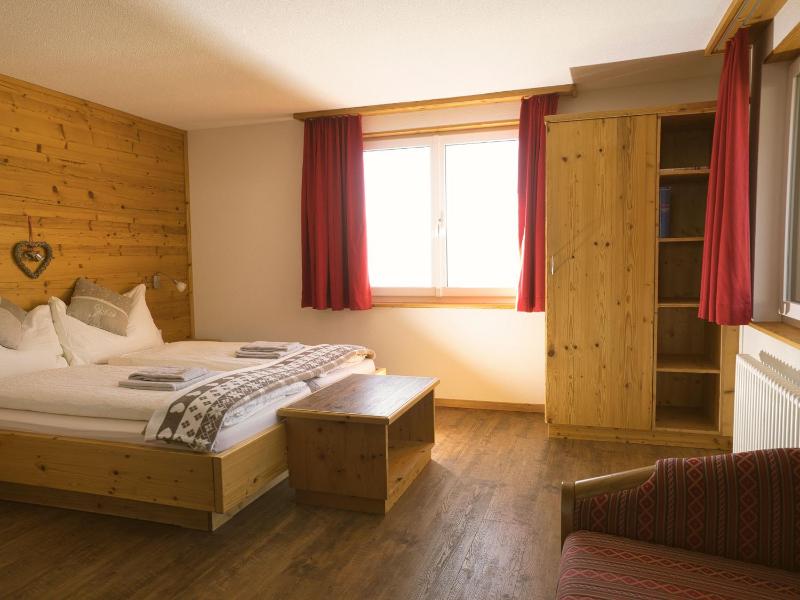 Standard Double Room image 3