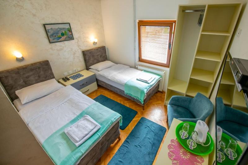Double or Twin Room image 4
