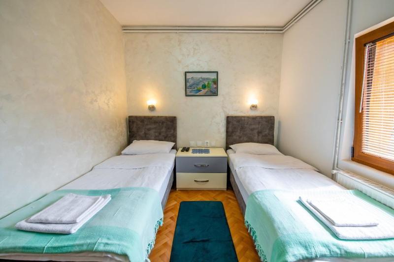 Double or Twin Room image 2