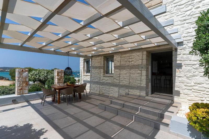 Junior Villa with Sea View image 4